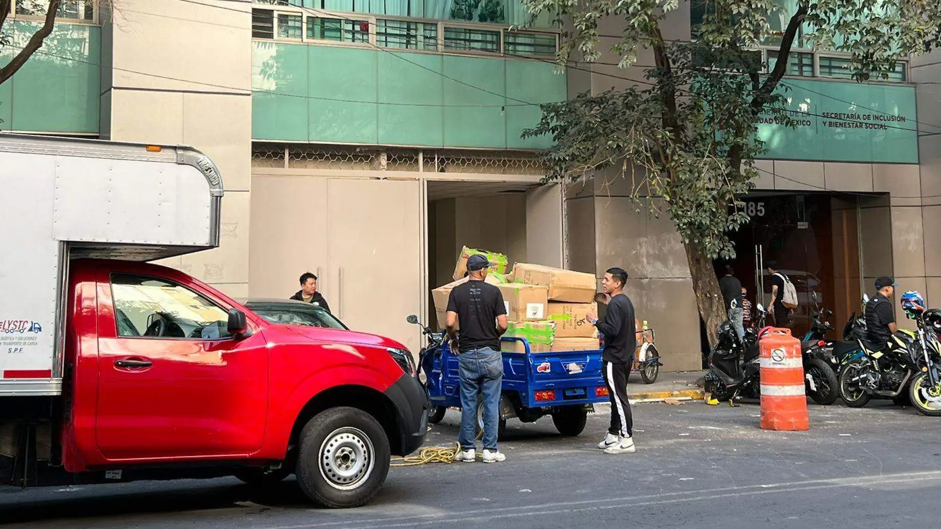 BODEGAS CHINAS-OFICINAS DE GOBIERNO-ivonne rodriguez (1)